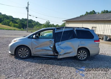 2011 Toyota Sienna Limited z USA, uszkodzony, nr VIN 5TDDK3DC9BS008275